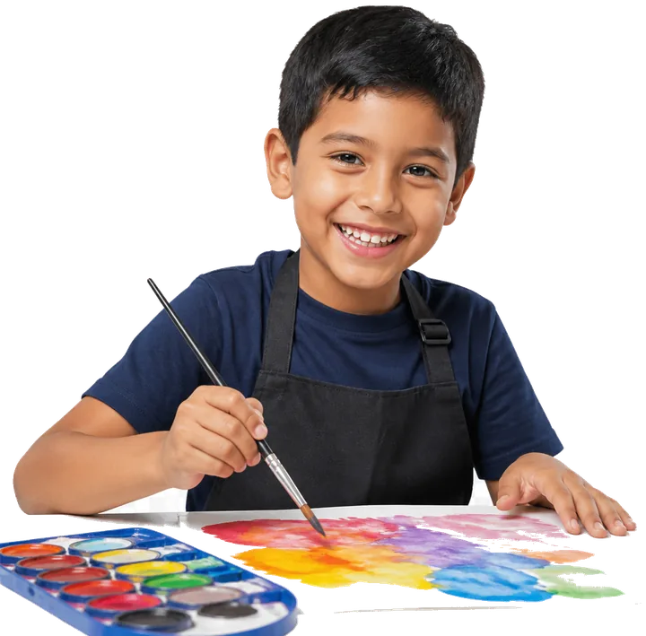 Niño pintando en clase de arte